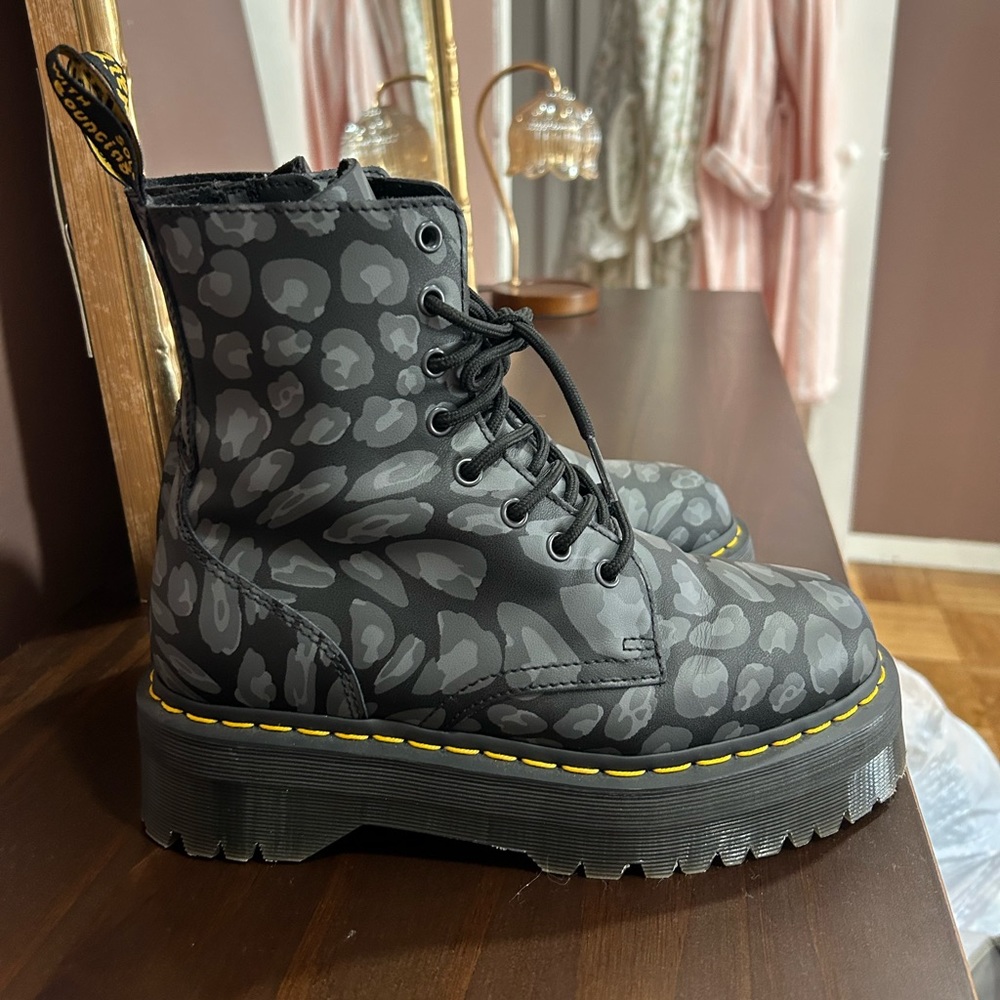 Dr. Martens Jadon Platform Leopard